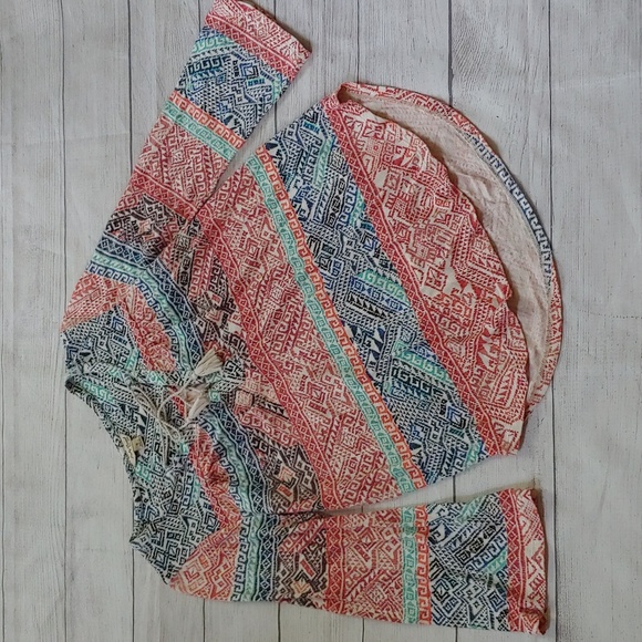 19. LUCKY BRAND TRIBAL PATTERN 3/4 TEE WITH TASSLES - Picture 1 of 7